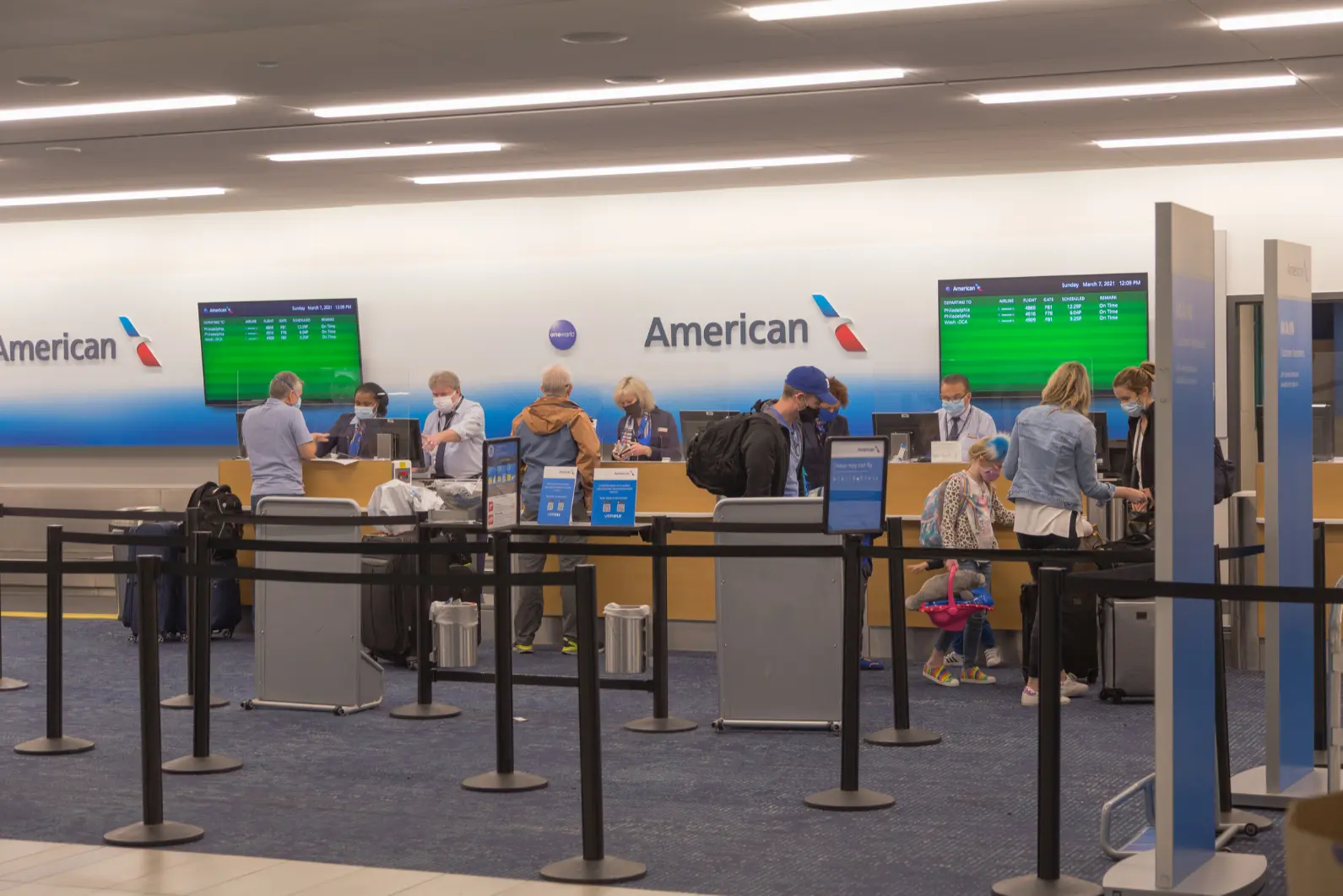 American Airlines First Class Counter